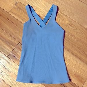 ALO Yoga Elevate tank in Periwinkle